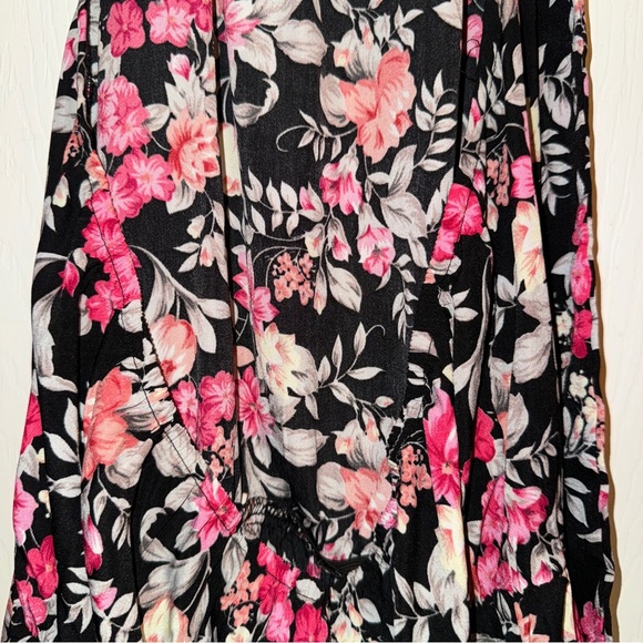 SHEIN Floral Halter Neck Romper - Picture 7 of 11